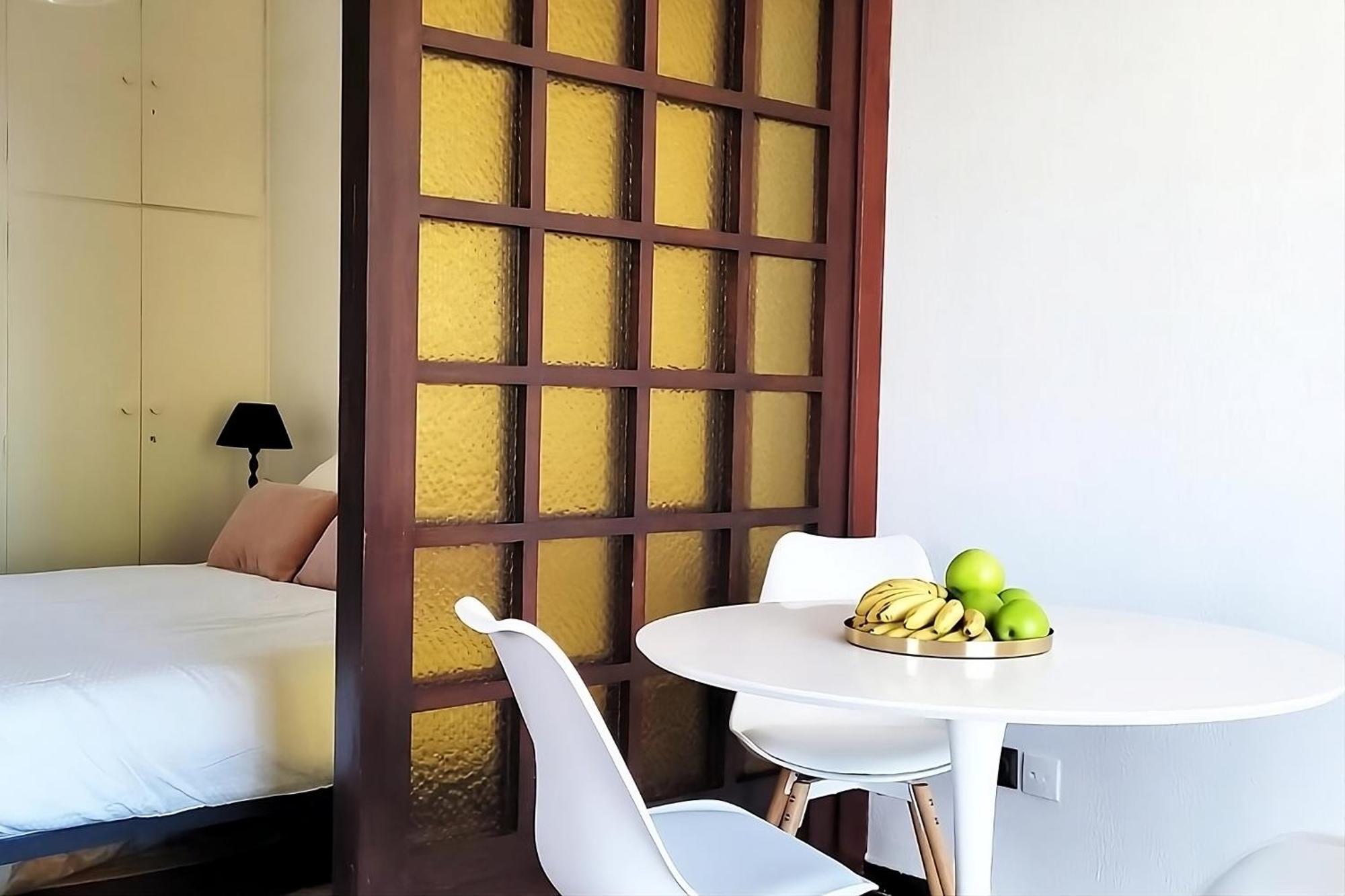 Pool & Seaview Beachside Atene